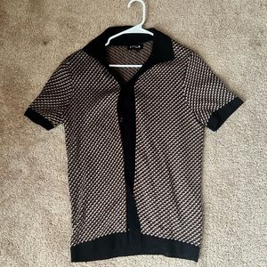 EXPRESS button down knit shirt with geometric pattern